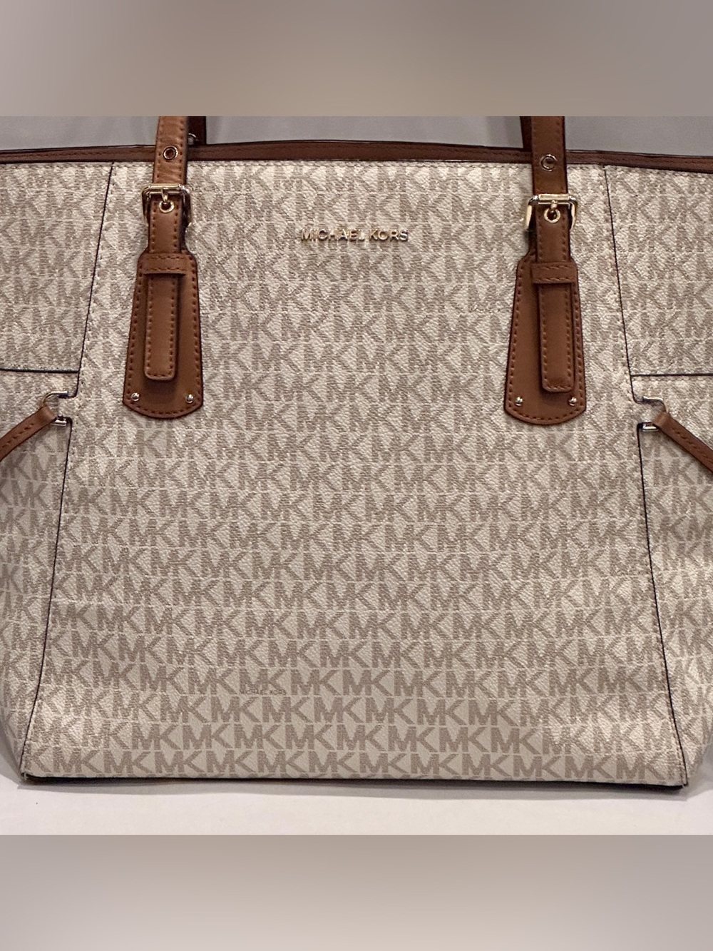 Michael Kors Voyager Large Signature Tote /laptop Bag - Picture 2 of 16